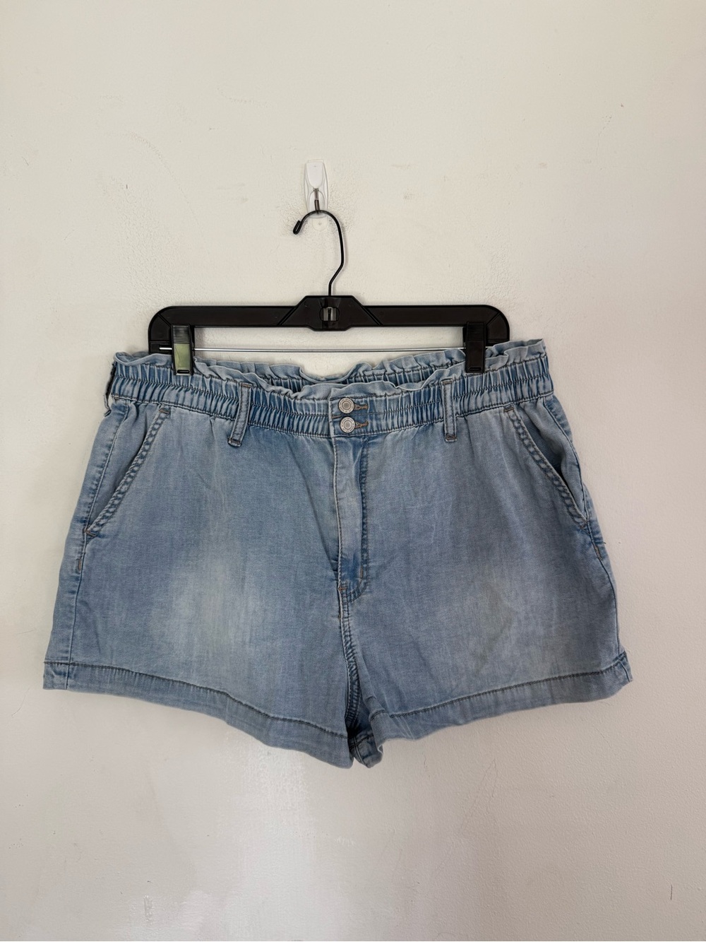 SO Womens Denim Pull On Elastic Waist Stretchy Shorts, Size XL